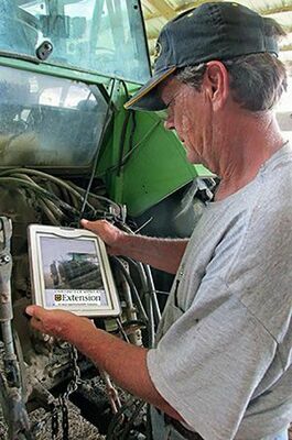 Photo by Linda Geist
MU Extension specialists recommend that farmers use cellphones or tablets to communicate with workers and take pictures of broken parts to send to parts dealers.